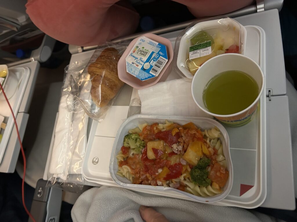 JAL 機内食　パリー羽田普通食　日本到着前