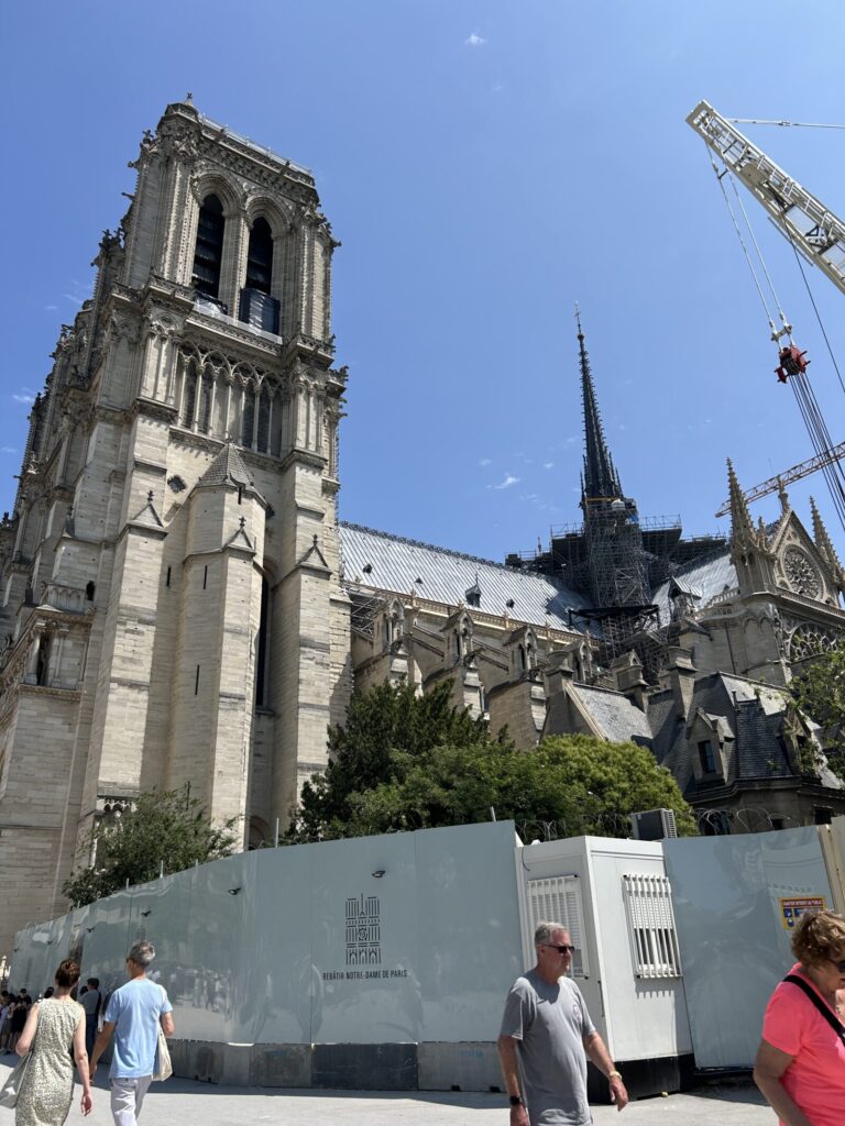 ノートルダム寺院