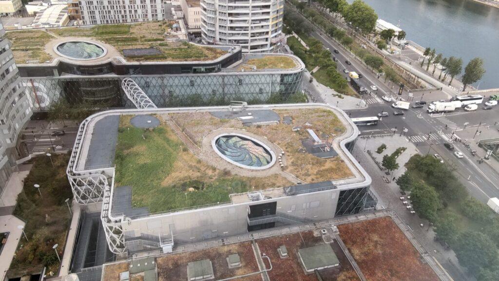 パリのBeaugrenelleショッピングセンターの外観