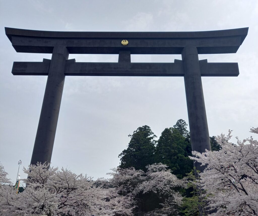 大斎原 日本最大の大鳥居 高さ34m