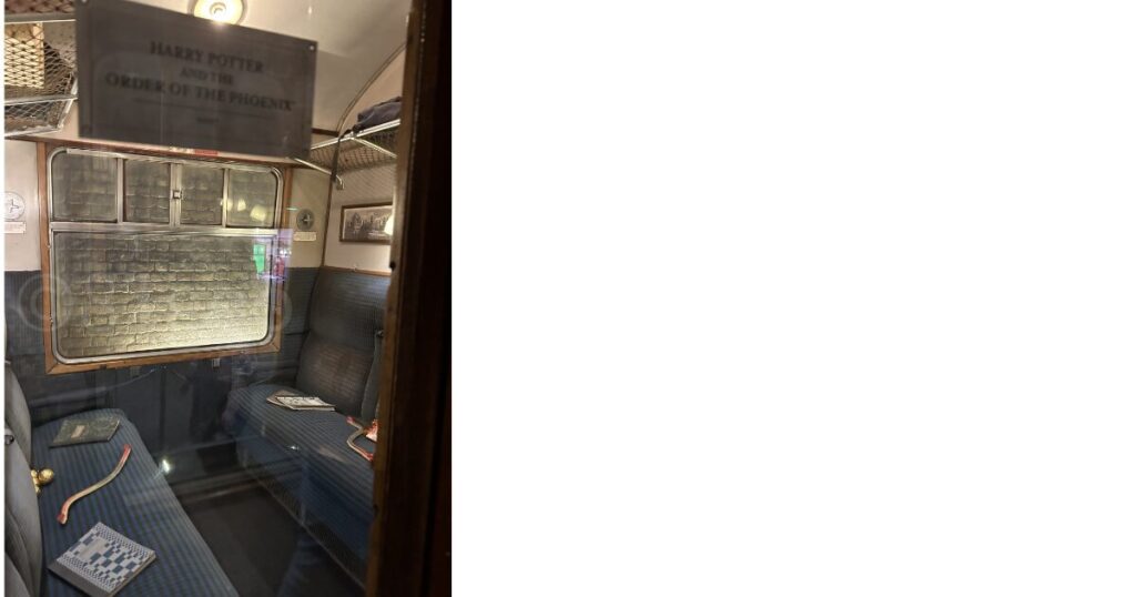 ホグワーツ特急の車内コンパートメント展示